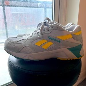 Reebok sneakers size 10